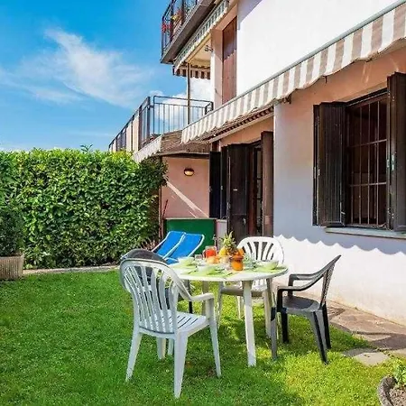 Fronte Apartman *