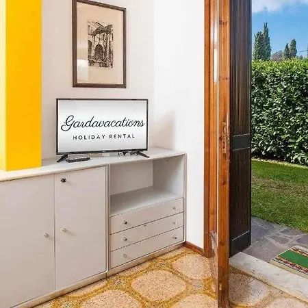Fronte Apartman *
